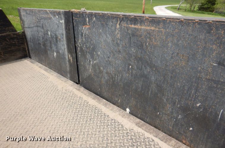 image for item DM6187 1996 International 4900  dump flatbed truck