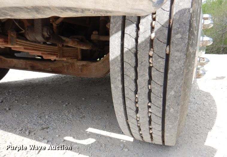 image for item DM6187 1996 International 4900  dump flatbed truck