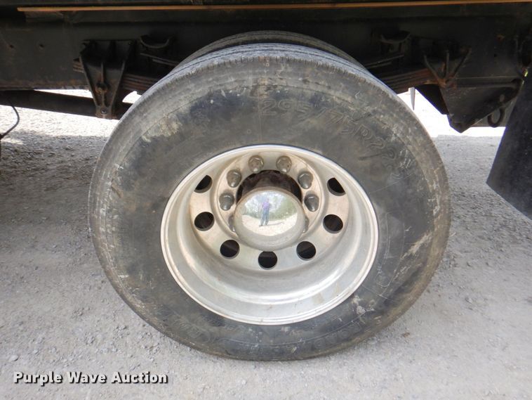 image for item DM6187 1996 International 4900  dump flatbed truck