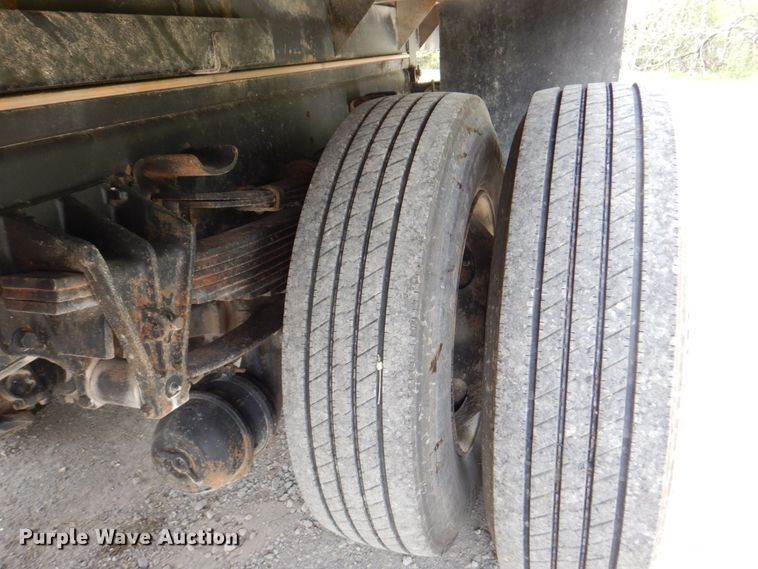 image for item DM6187 1996 International 4900  dump flatbed truck