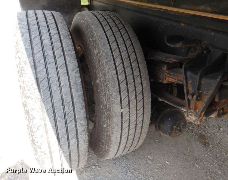 image for item DM6187 1996 International 4900  dump flatbed truck