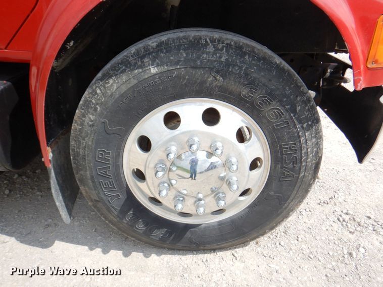 image for item DM6187 1996 International 4900  dump flatbed truck