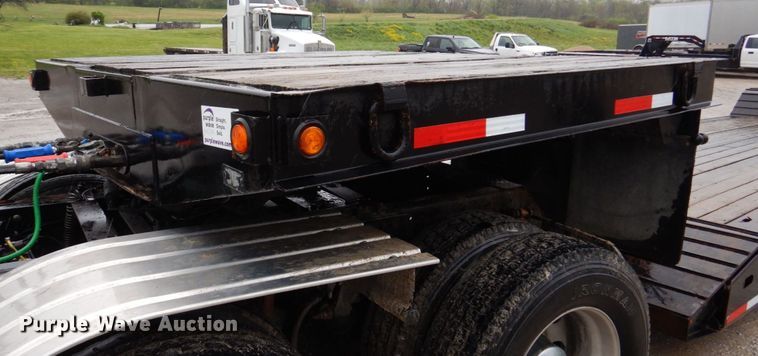 image for item DM7317 1998 Trail King TK70HDG-452  lowboy equipment trailer