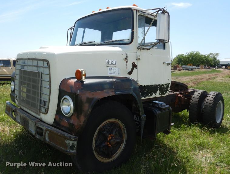image for item DN1505 1971 Ford 750  semi truck