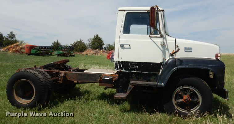 image for item DN1505 1971 Ford 750  semi truck