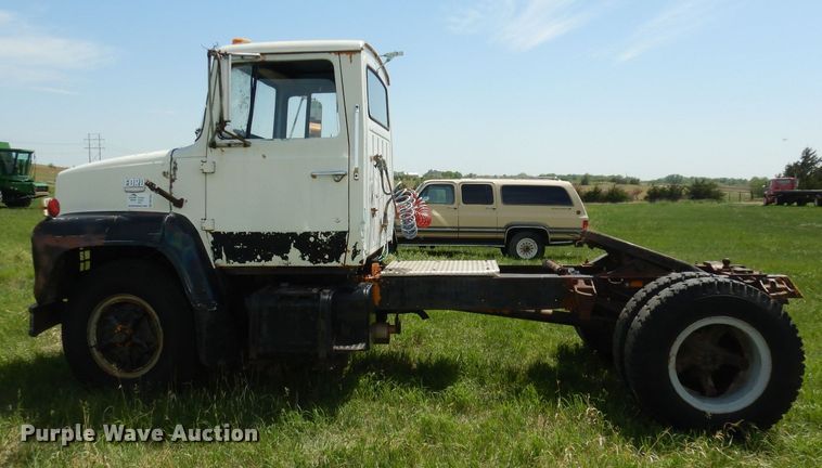 image for item DN1505 1971 Ford 750  semi truck