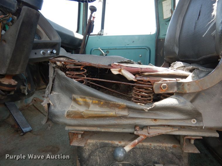 image for item DN1505 1971 Ford 750  semi truck