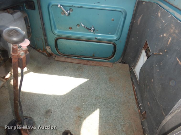 image for item DN1505 1971 Ford 750  semi truck