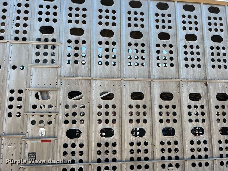 image for item DR1368 2005 Merritt  livestock trailer