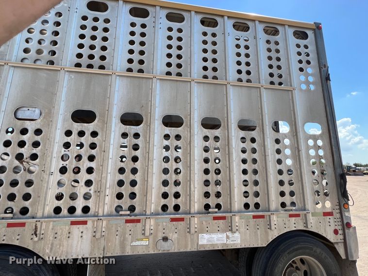 image for item DR1368 2005 Merritt  livestock trailer