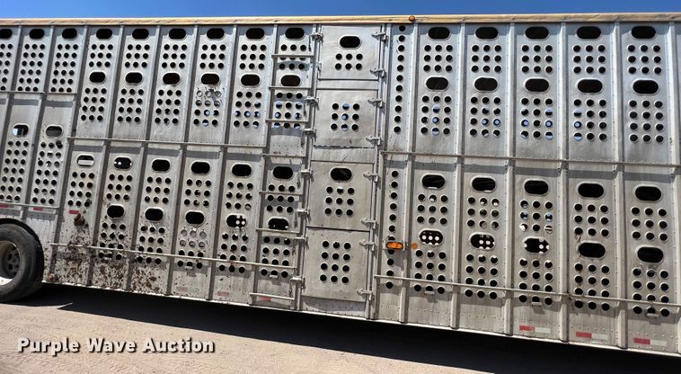 image for item DR1368 2005 Merritt  livestock trailer