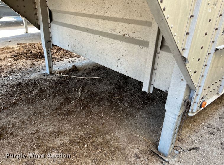 image for item DR1368 2005 Merritt  livestock trailer