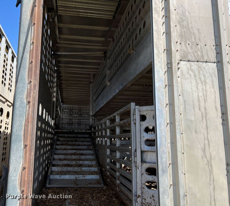 image for item DR1368 2005 Merritt  livestock trailer