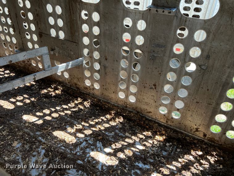 image for item DR1368 2005 Merritt  livestock trailer