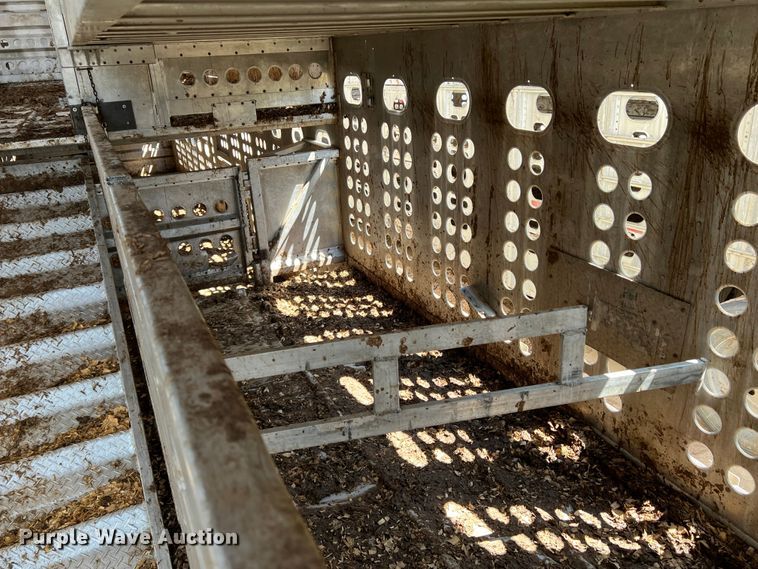 image for item DR1368 2005 Merritt  livestock trailer