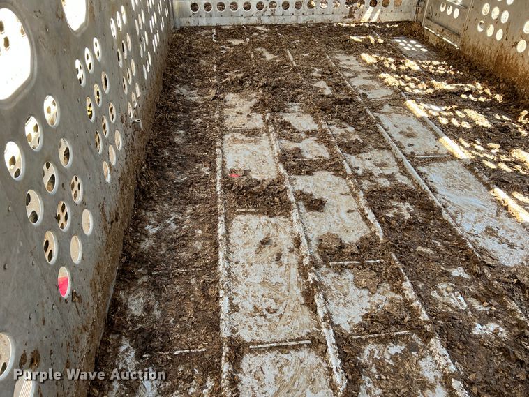 image for item DR1368 2005 Merritt  livestock trailer