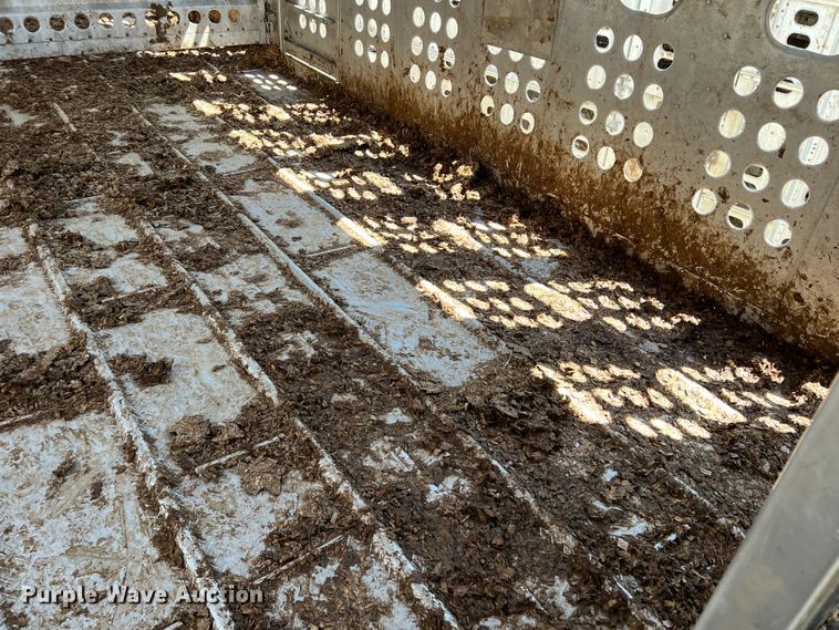 image for item DR1368 2005 Merritt  livestock trailer