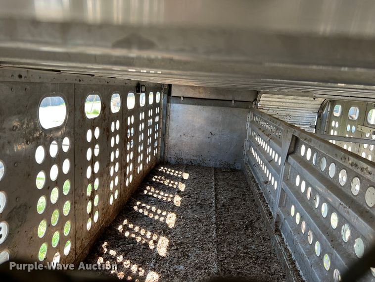 image for item DR1368 2005 Merritt  livestock trailer