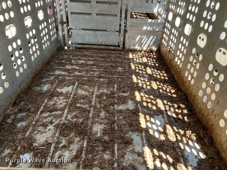 image for item DR1368 2005 Merritt  livestock trailer