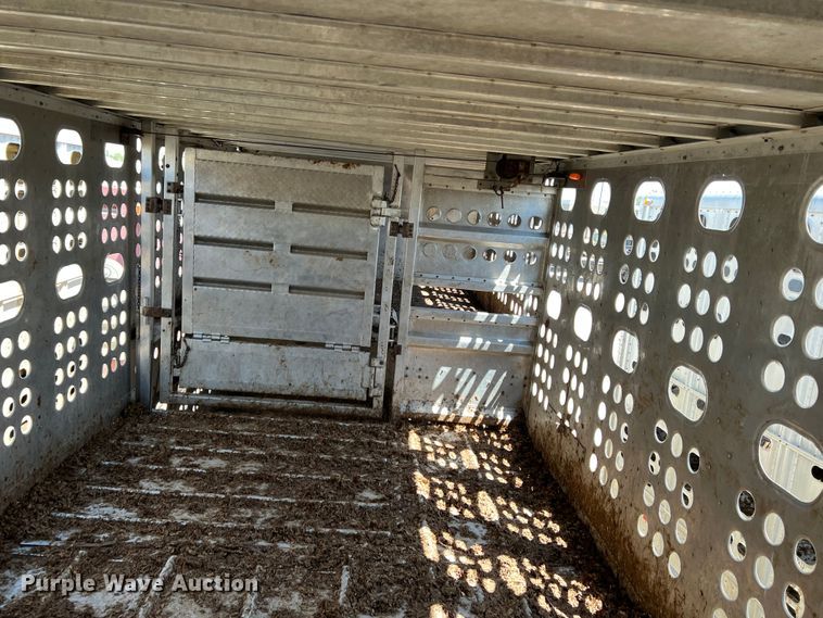 image for item DR1368 2005 Merritt  livestock trailer