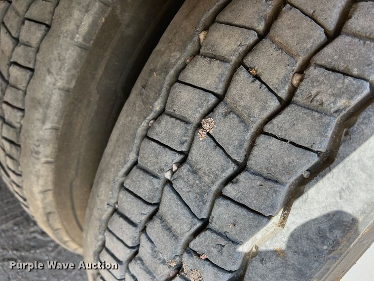 image for item DR1368 2005 Merritt  livestock trailer