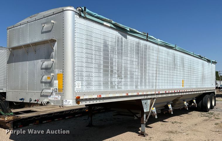 image for item DR1370 1989 Wilson DWCH-100  grain trailer