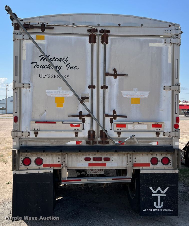 image for item DR1370 1989 Wilson DWCH-100  grain trailer