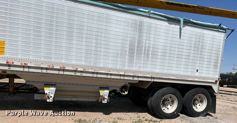 image for item DR1370 1989 Wilson DWCH-100  grain trailer