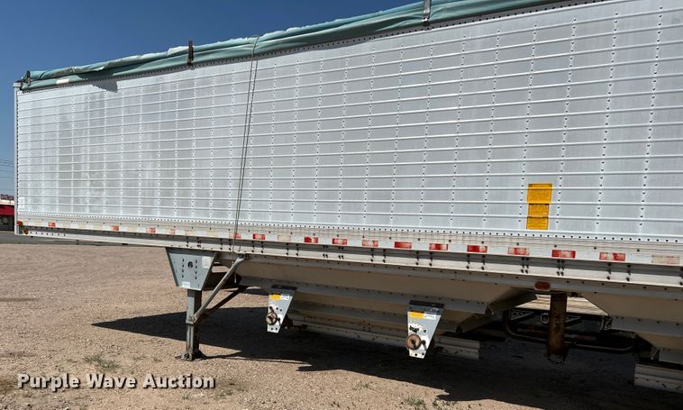 image for item DR1370 1989 Wilson DWCH-100  grain trailer