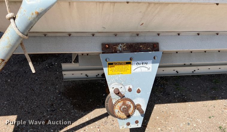 image for item DR1370 1989 Wilson DWCH-100  grain trailer