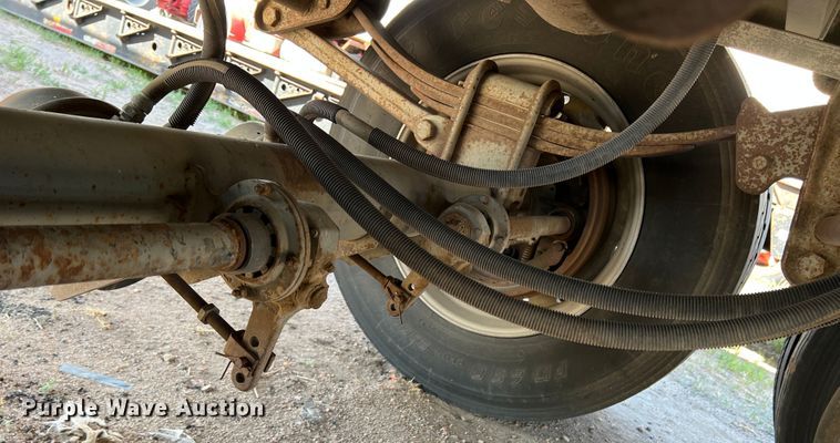 image for item DR1370 1989 Wilson DWCH-100  grain trailer