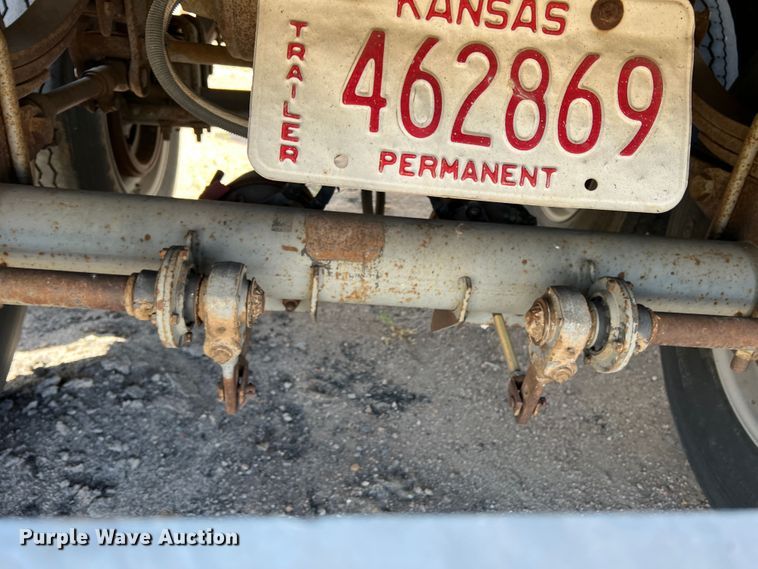 image for item DR1370 1989 Wilson DWCH-100  grain trailer