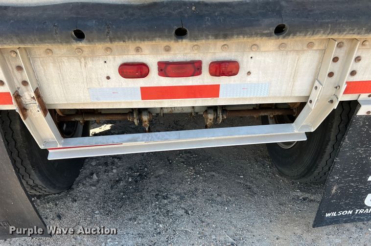 image for item DR1370 1989 Wilson DWCH-100  grain trailer