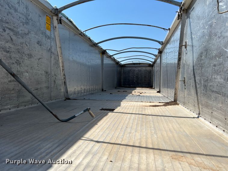 image for item DR1370 1989 Wilson DWCH-100  grain trailer