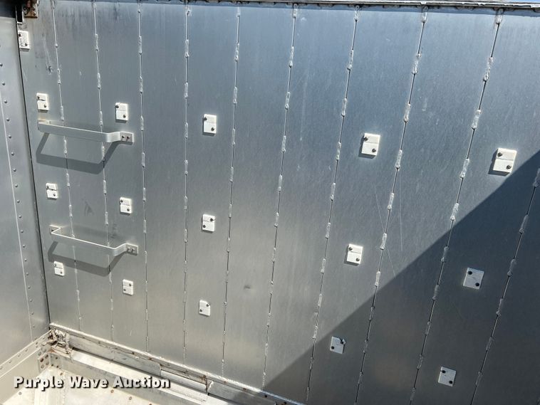 image for item DR1370 1989 Wilson DWCH-100  grain trailer