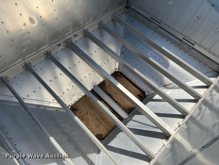 image for item DR1370 1989 Wilson DWCH-100  grain trailer