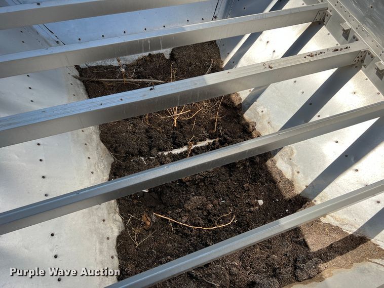 image for item DR1370 1989 Wilson DWCH-100  grain trailer