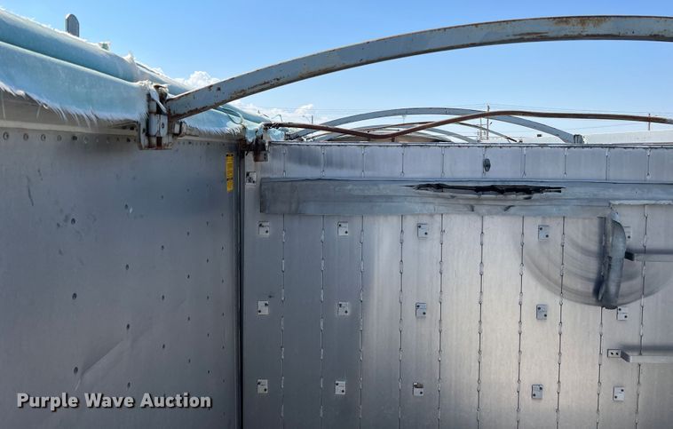 image for item DR1370 1989 Wilson DWCH-100  grain trailer