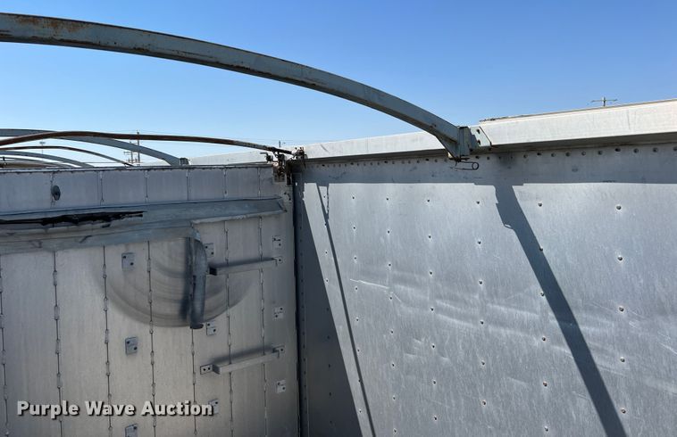 image for item DR1370 1989 Wilson DWCH-100  grain trailer
