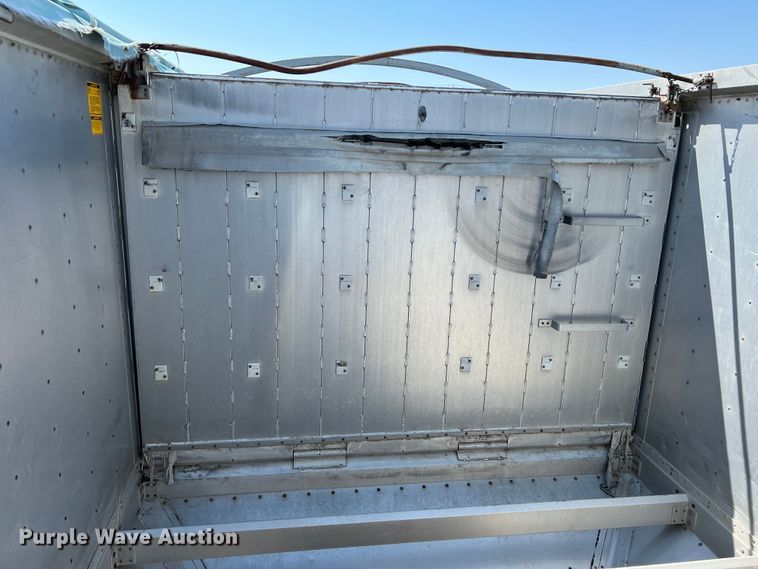 image for item DR1370 1989 Wilson DWCH-100  grain trailer