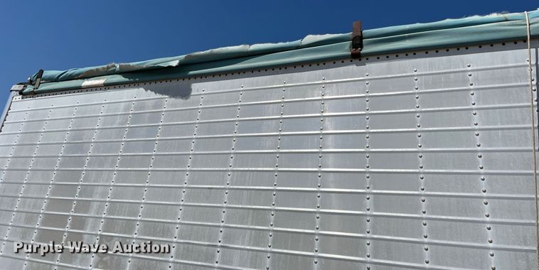 image for item DR1370 1989 Wilson DWCH-100  grain trailer