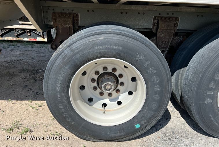 image for item DR1370 1989 Wilson DWCH-100  grain trailer