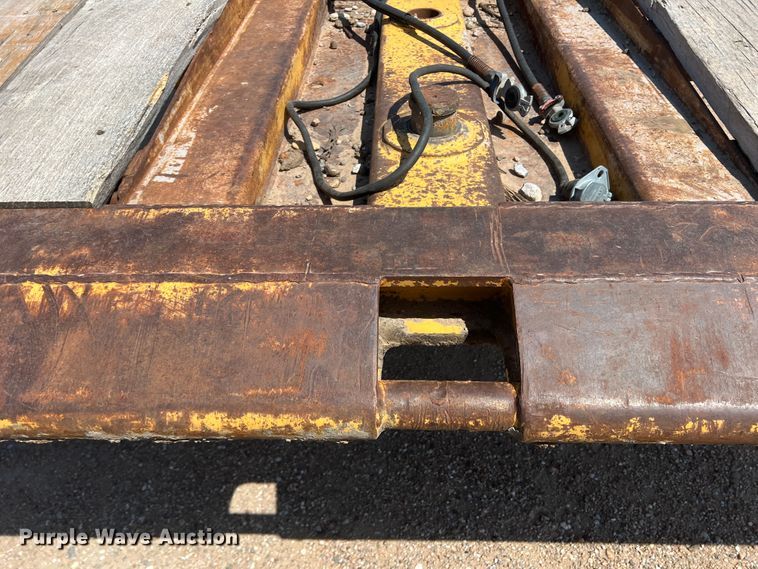 image for item DR1372 1997 Load King 503 DFP  lowboy equipment trailer