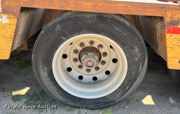 image for item DR1372 1997 Load King 503 DFP  lowboy equipment trailer