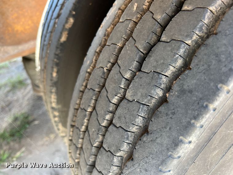 image for item DR1372 1997 Load King 503 DFP  lowboy equipment trailer