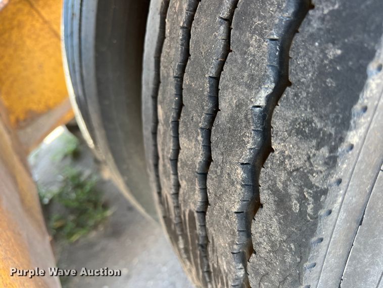 image for item DR1372 1997 Load King 503 DFP  lowboy equipment trailer