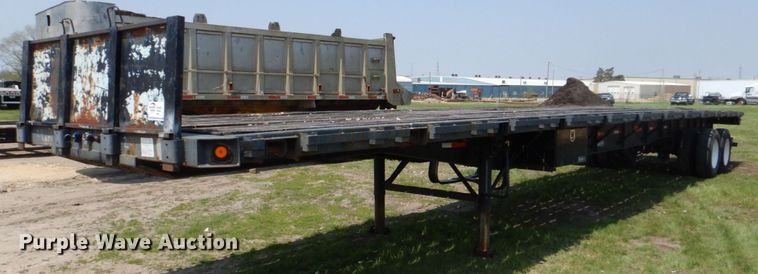 image for item DS8022 1994 Stoughton  flatbed trailer