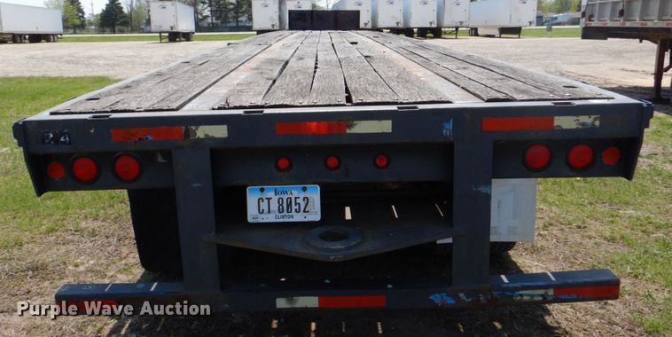 image for item DS8022 1994 Stoughton  flatbed trailer
