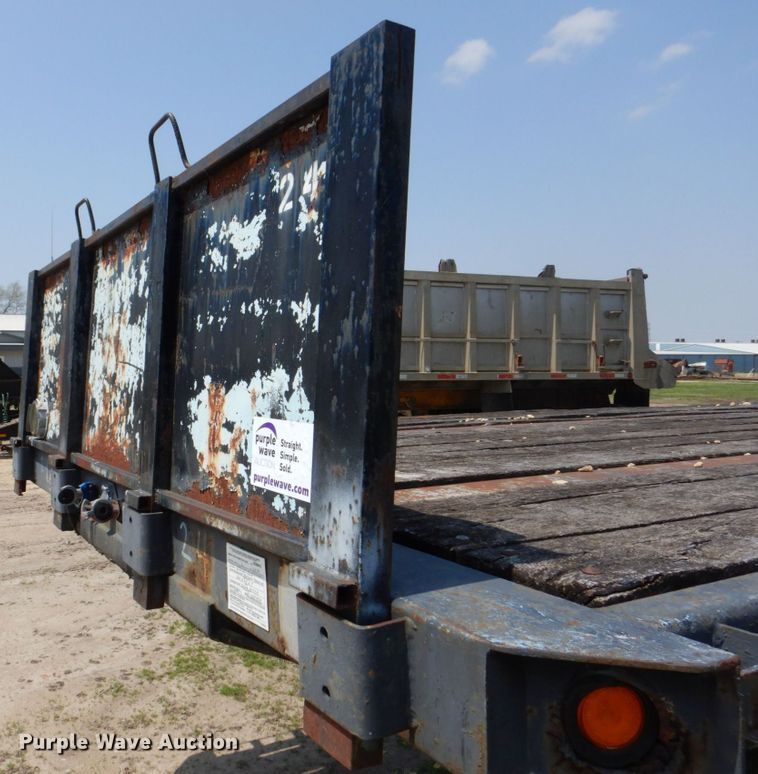 image for item DS8022 1994 Stoughton  flatbed trailer
