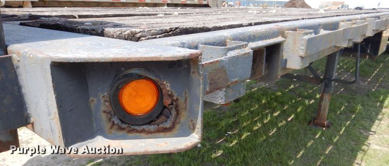 image for item DS8022 1994 Stoughton  flatbed trailer